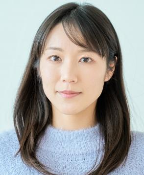 Fotorで表情を変える前の女性