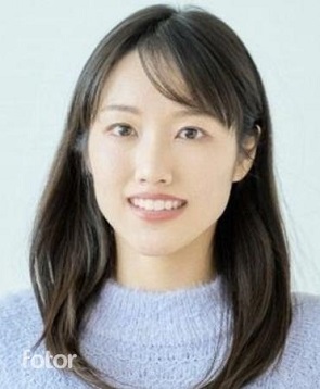 Fotorで表情を変えた女性