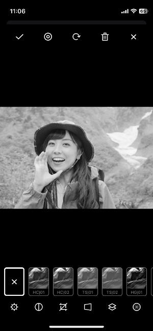 Hypocamで白黒に変換した後のモノクロ写真